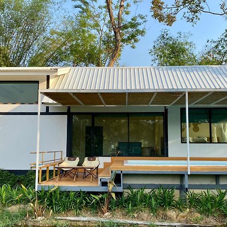 Baan Nai Baan Nok Resort Nakhonnajok Kültér fotó