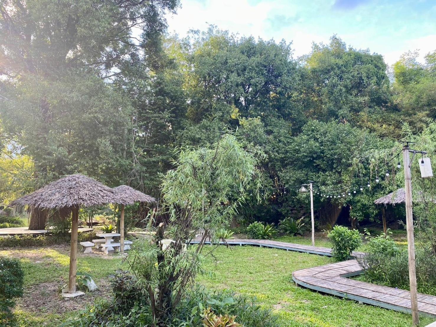 Baan Nai Baan Nok Resort Nakhonnajok Kültér fotó