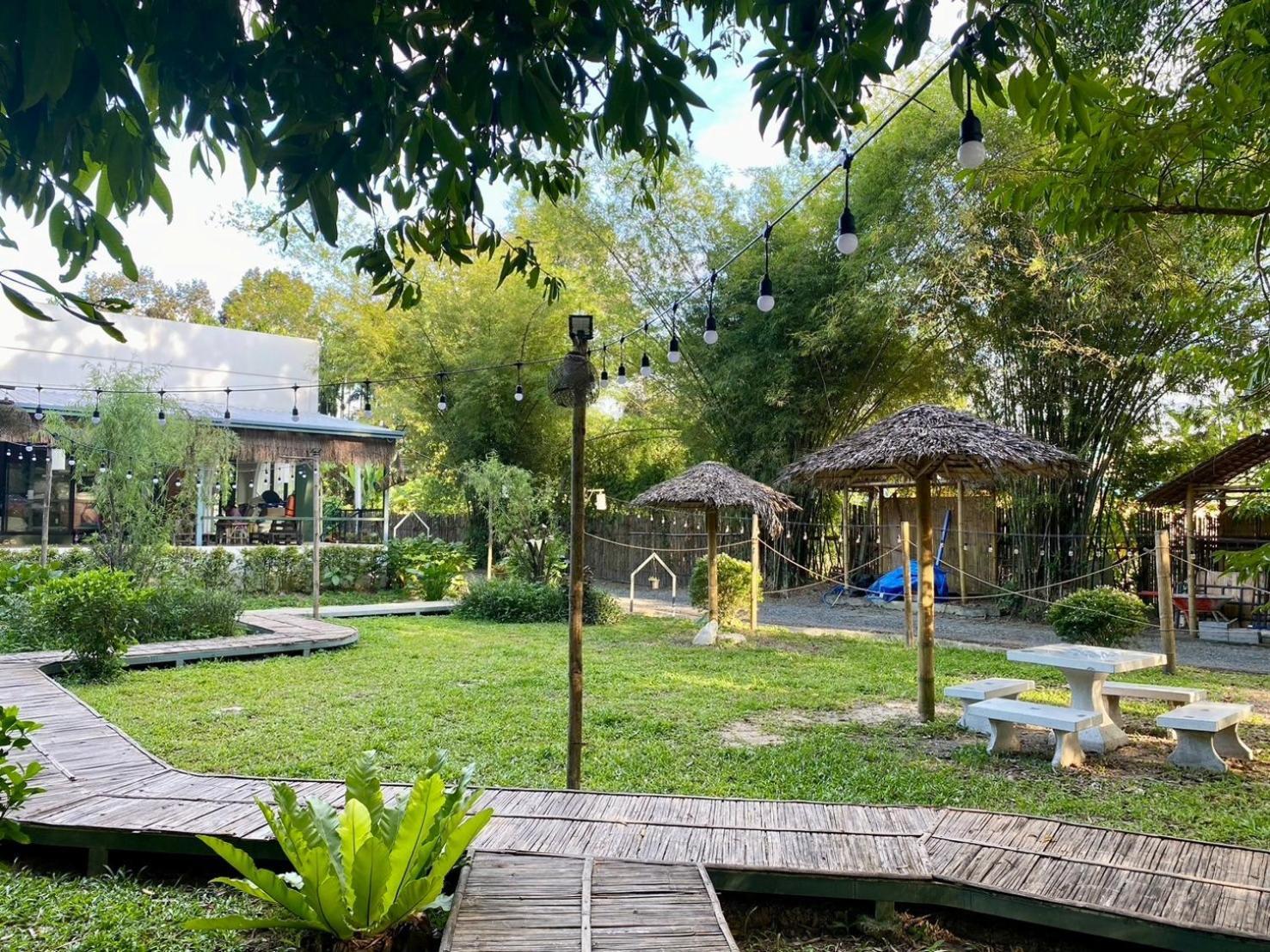 Baan Nai Baan Nok Resort Nakhonnajok Kültér fotó