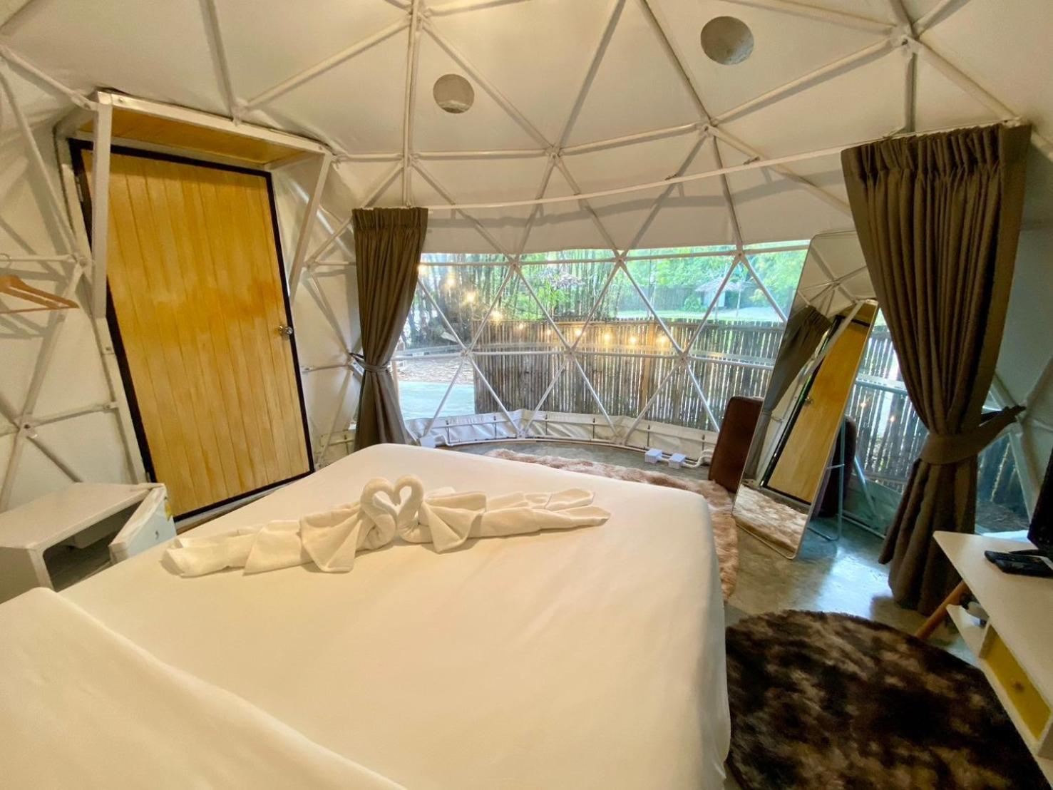Baan Nai Baan Nok Resort Nakhonnajok Kültér fotó