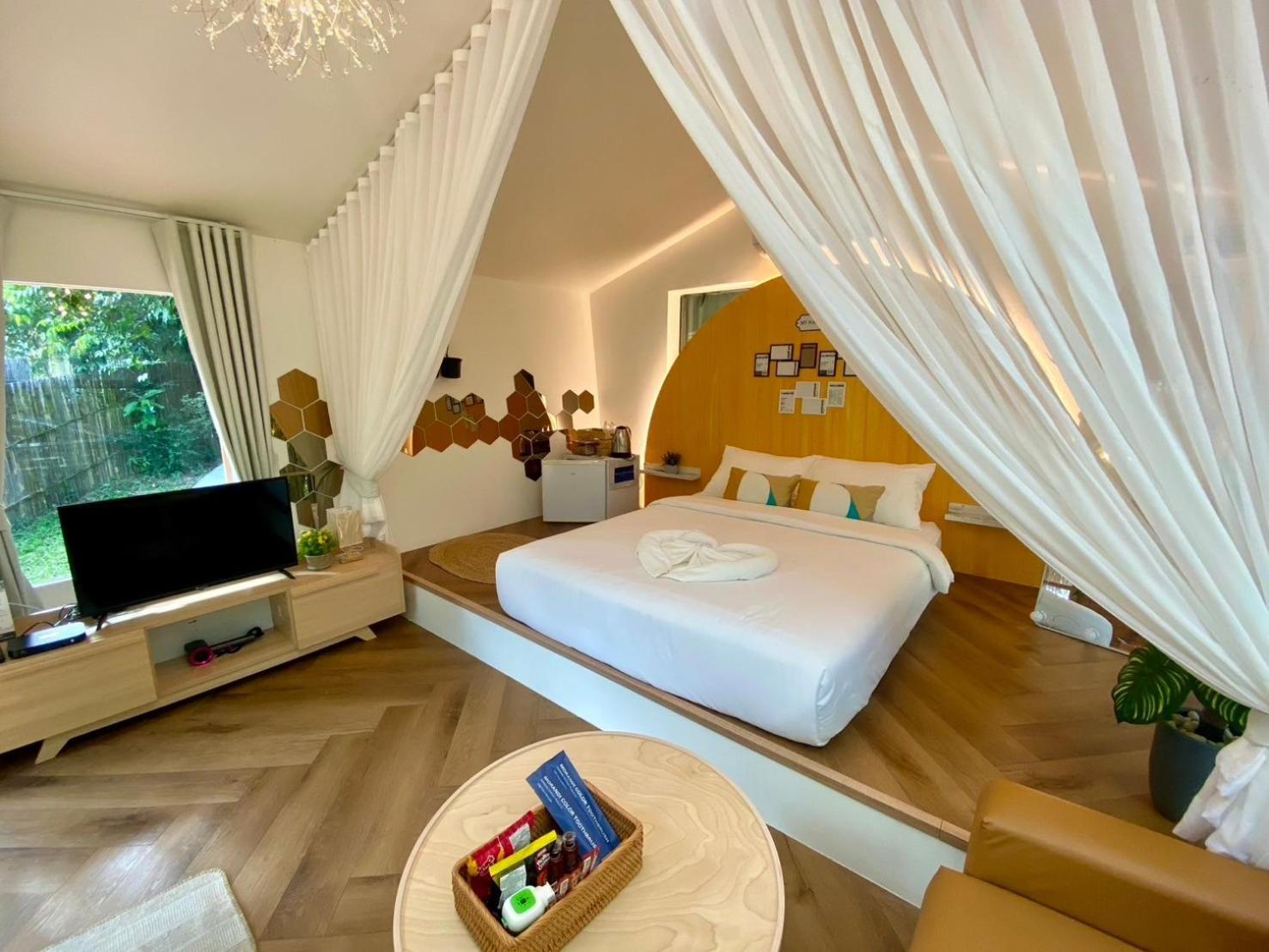 Baan Nai Baan Nok Resort Nakhonnajok Kültér fotó