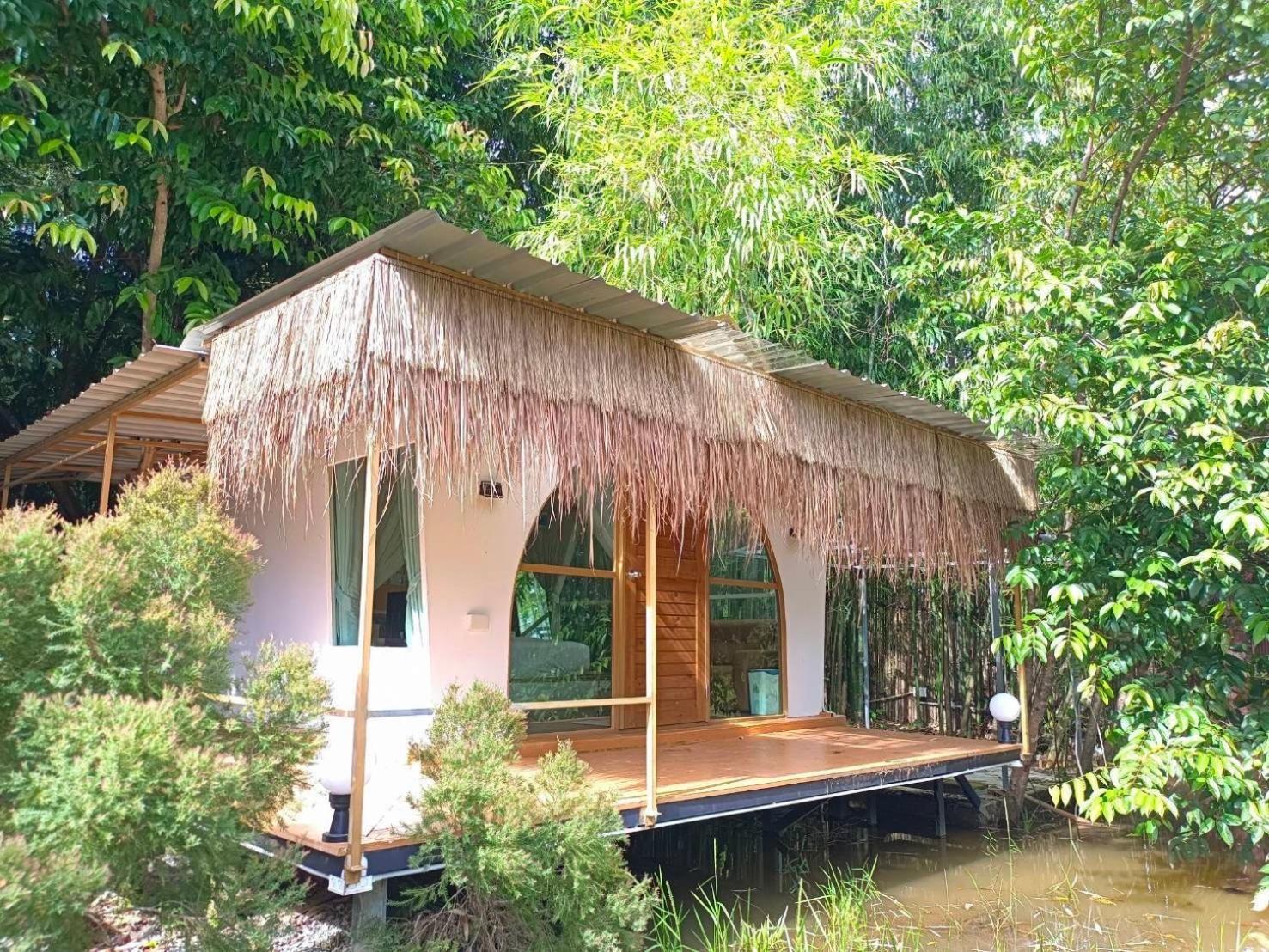 Baan Nai Baan Nok Resort Nakhonnajok Kültér fotó