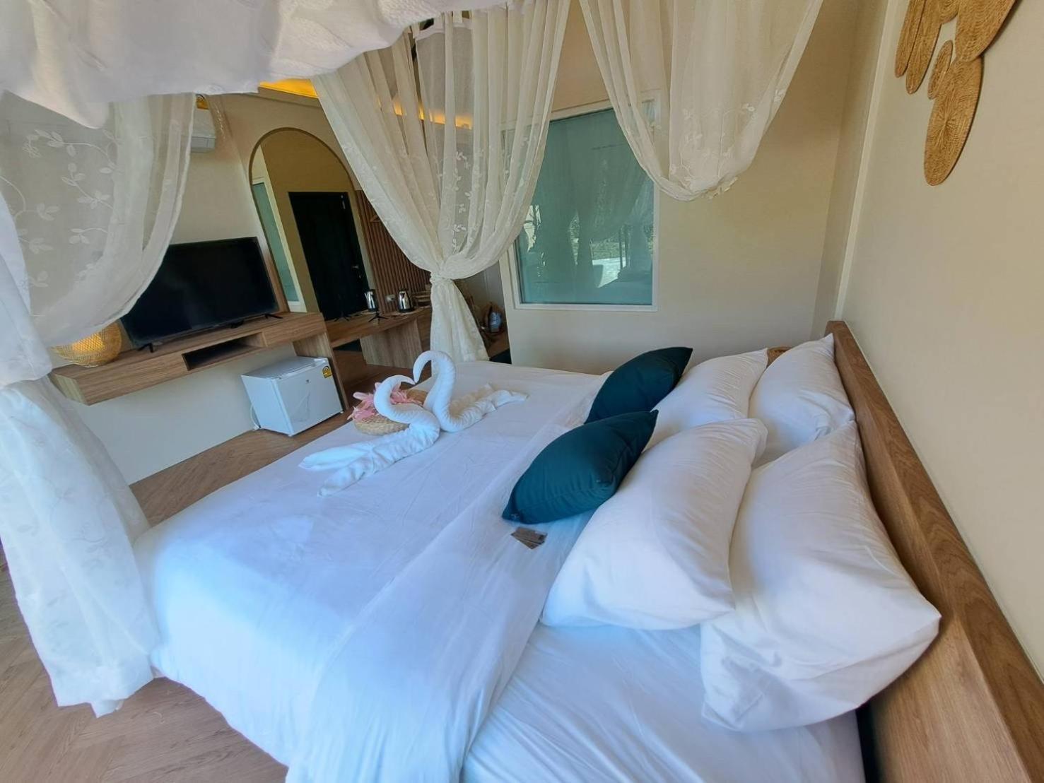 Baan Nai Baan Nok Resort Nakhonnajok Kültér fotó