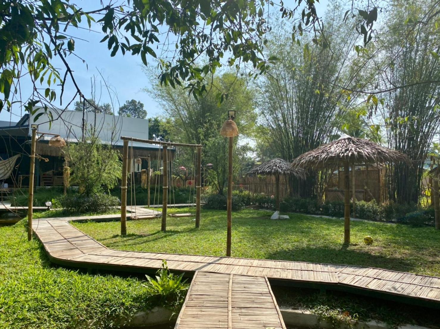 Baan Nai Baan Nok Resort Nakhonnajok Kültér fotó