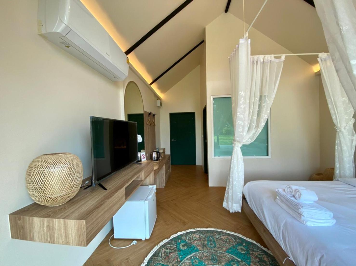Baan Nai Baan Nok Resort Nakhonnajok Kültér fotó