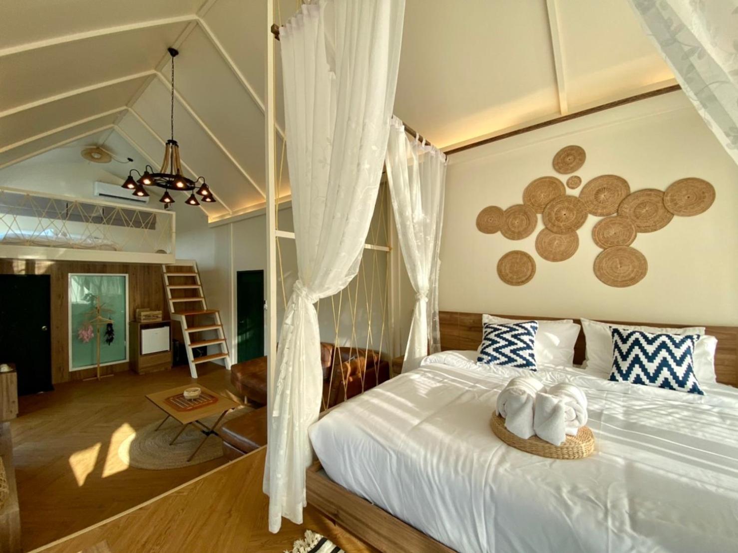 Baan Nai Baan Nok Resort Nakhonnajok Kültér fotó