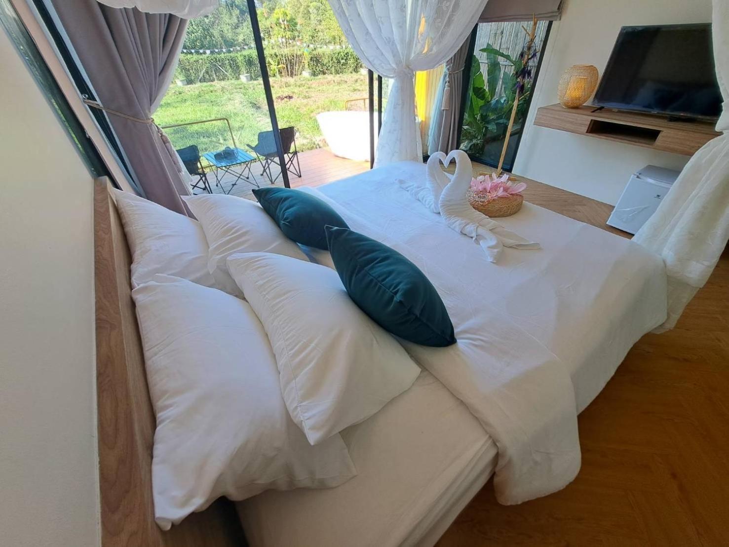 Baan Nai Baan Nok Resort Nakhonnajok Kültér fotó